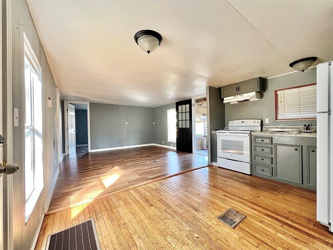 Building Photo - 1508 Darden Dr
