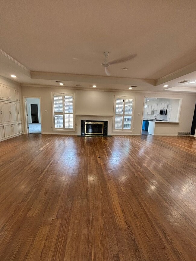 Building Photo - 5026 Bellaire Dr S