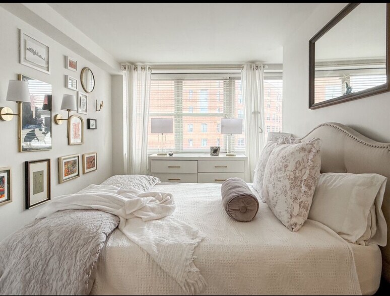 Building Photo - 2300 N Commonwealth Ave