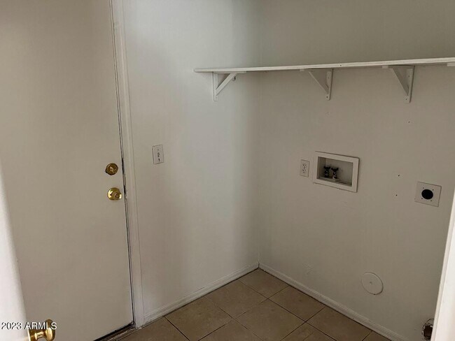 Building Photo - 3217 S 65th Dr
