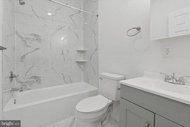 Building Photo - 3827 Cambridge St