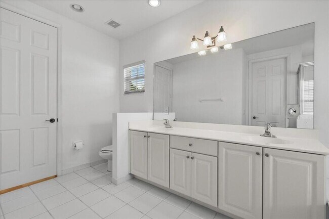 Building Photo - 556 Tomahawk Ct