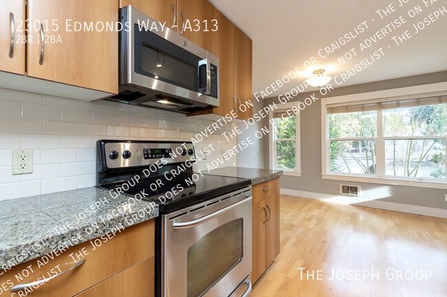 Building Photo - 23015 Edmonds Way