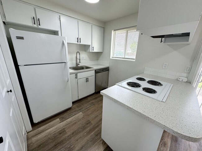 Building Photo - 409 Benham St