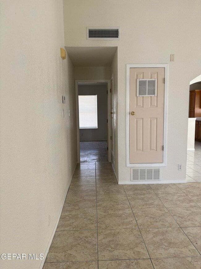 Building Photo - 11812 Kings Arms Ct