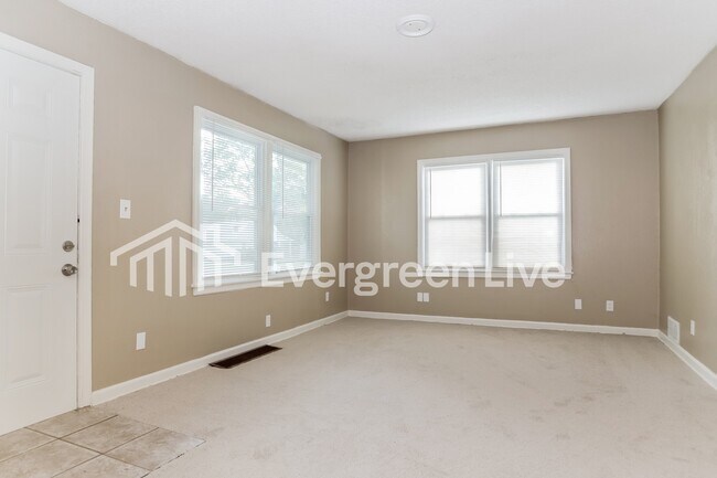 Building Photo - 9001 E 66th Ter