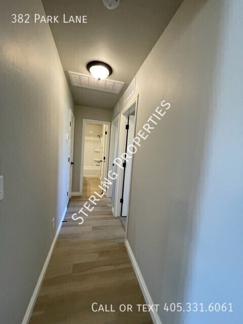 Building Photo - 382 Park Ln