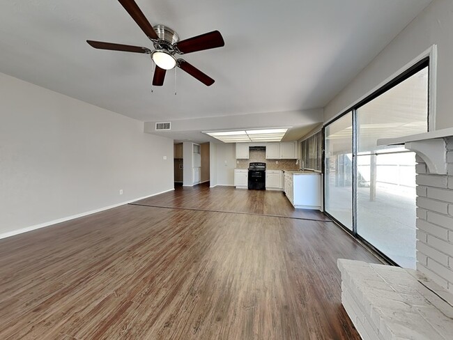 Building Photo - Wonderful 4/2 in Mesquite!!