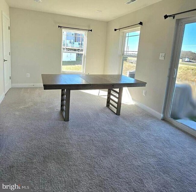 Building Photo - 24615 Dogwood Ln