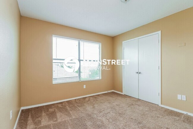 Building Photo - 3 Bedroom Pet-Friendly Home in Fort Worth,...
