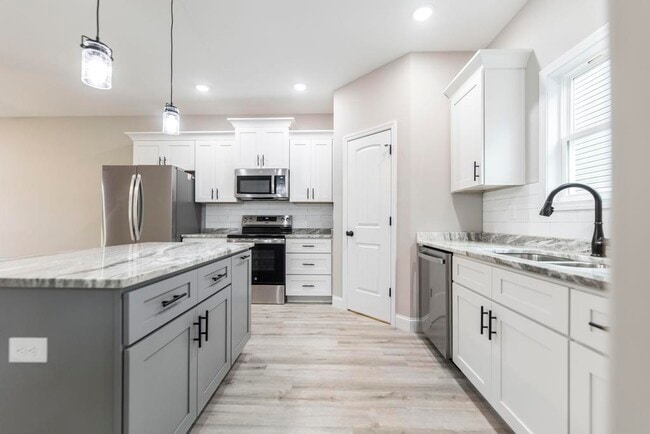 Building Photo - 316 Beau Claire Cir