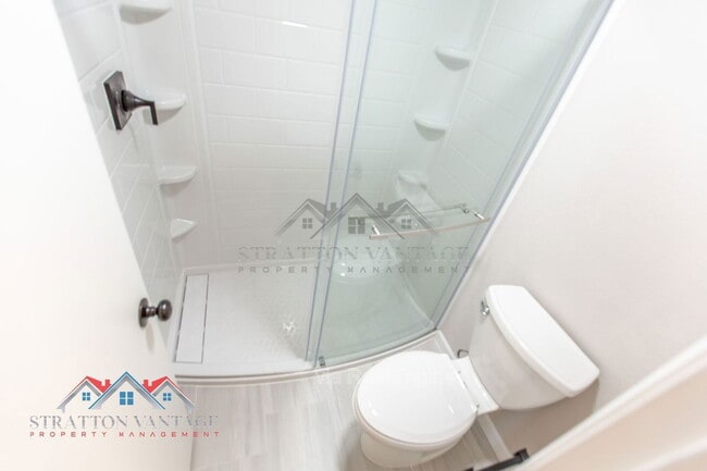 Building Photo - 10610 S 48th St