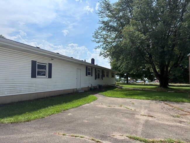 Building Photo - 14339 Plank Rd