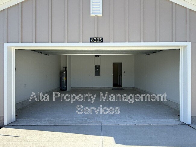 Building Photo - 8205 Horsebit Cir