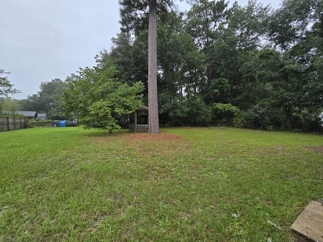 Building Photo - 106 Parish St