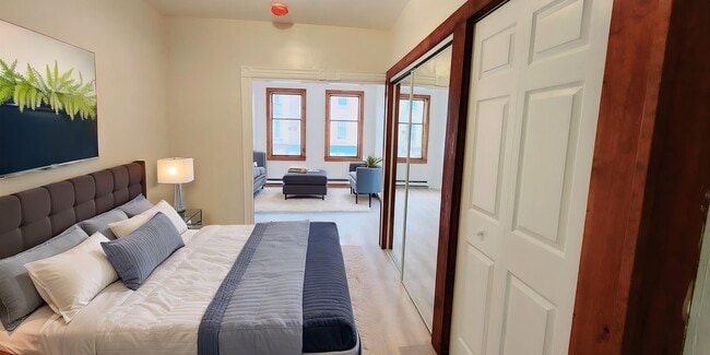 Building Photo - 125 E Broad St