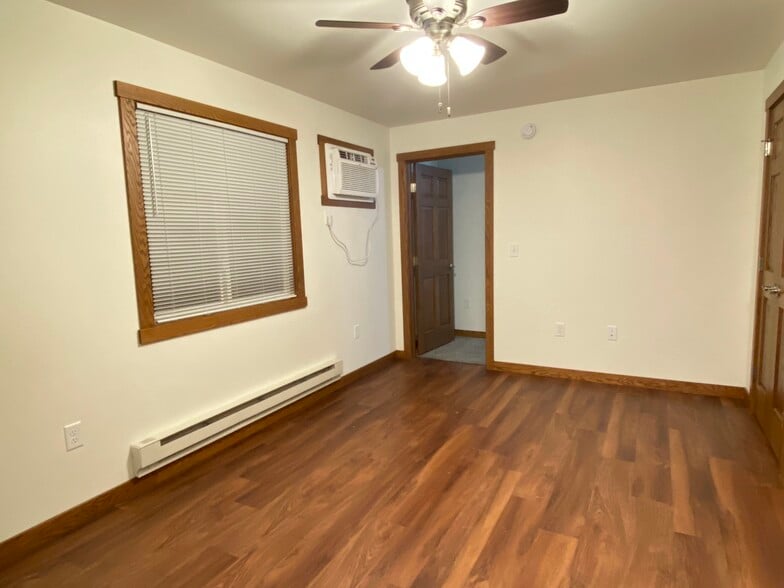 Building Photo - 303 S Commercial St