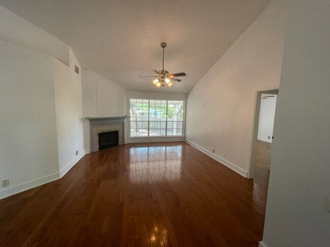 Building Photo - Coming Soon! Beautiful 4 Bed 2 Bath in Sto...