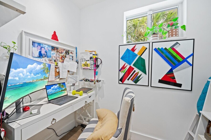 Building Photo - 3551 E Glencoe St