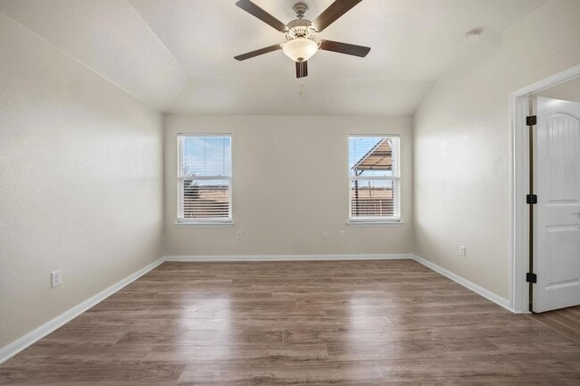 Building Photo - 197 Voss