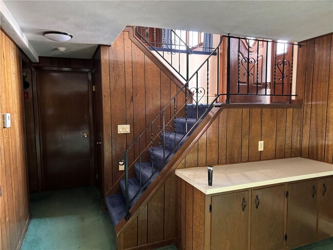 Building Photo - 75 Tome St