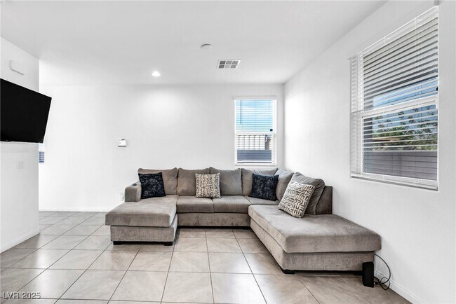 Building Photo - 4054 E Tonopah Ave