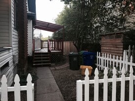 Building Photo - 5410 NE 32nd Pl.