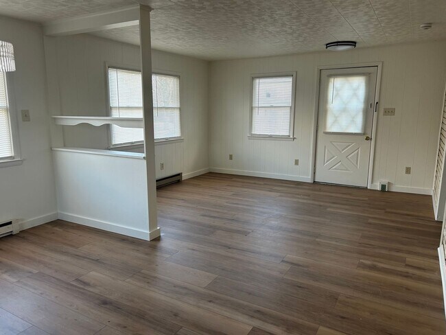 Building Photo - 12635 Williamsport Pike