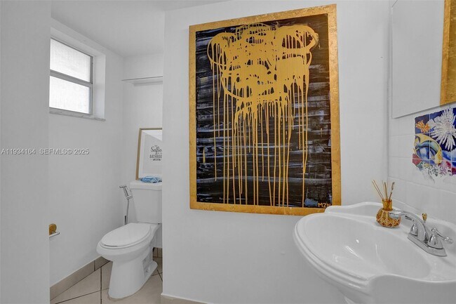 Building Photo - 1780 NE 191st St