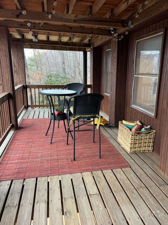 Building Photo - Montreat Rental-Lower Level Apartment! **Utilites included!