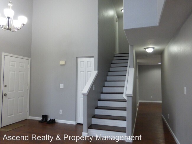 Building Photo - 4 br, 2.5 bath House - 18860 SW Christophe...