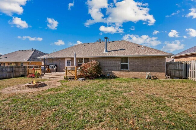 Building Photo - PRE-LEASING! 3 Bedroom in Battlefield