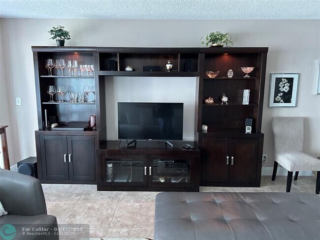 Building Photo - 4100 Galt Ocean Dr