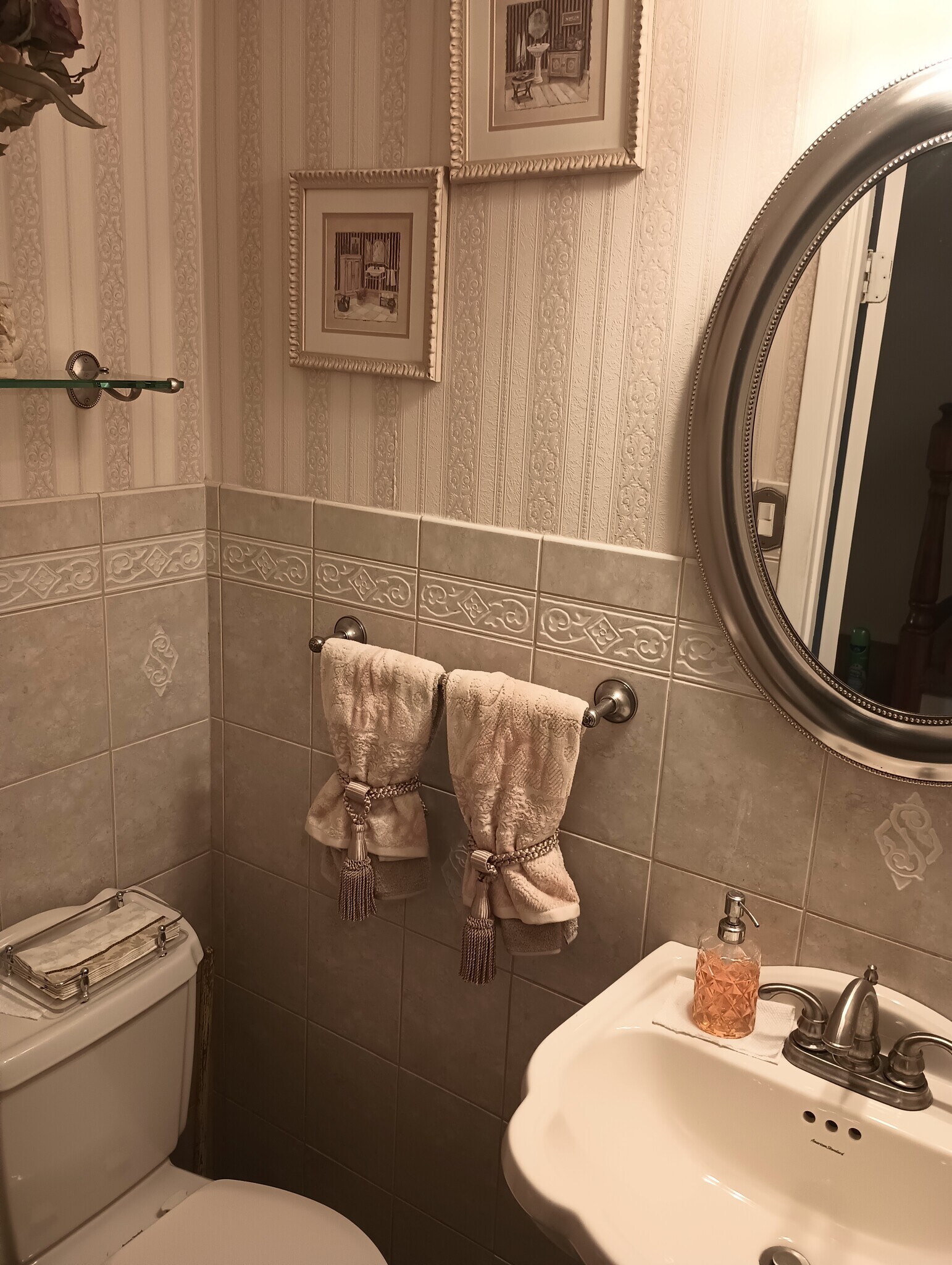 Half bath - 819 Brooklyn Ave