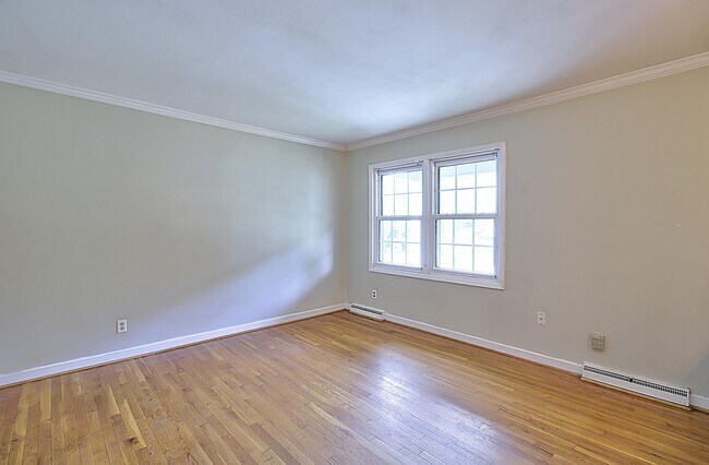 Building Photo - 135 Clay St