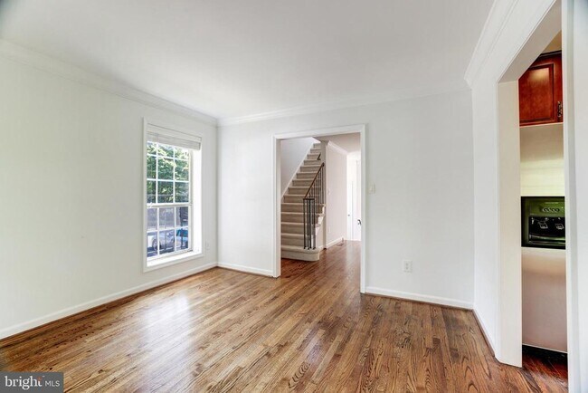 Building Photo - 1412 McLean Mews Ct
