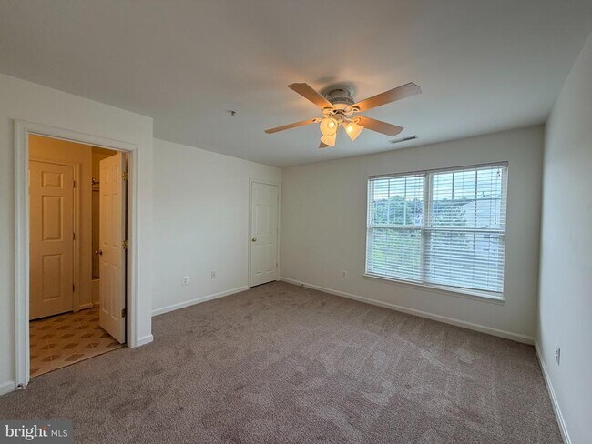 Building Photo - 125 Hidden Hill Cir