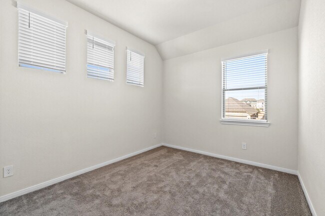 Building Photo - 12826 Raemoir Dr
