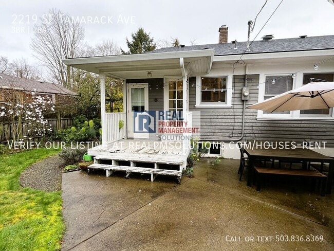 Building Photo - 2219 SE Tamarack Ave