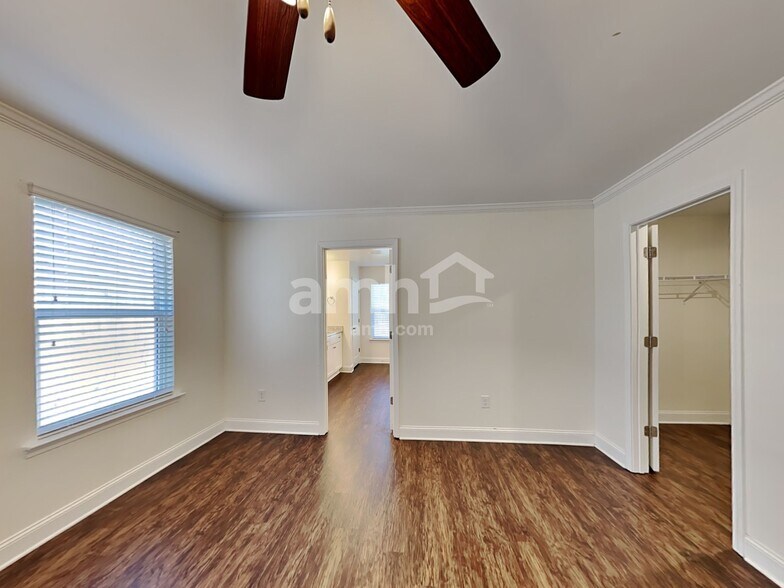 Building Photo - 415 Pearson Cir
