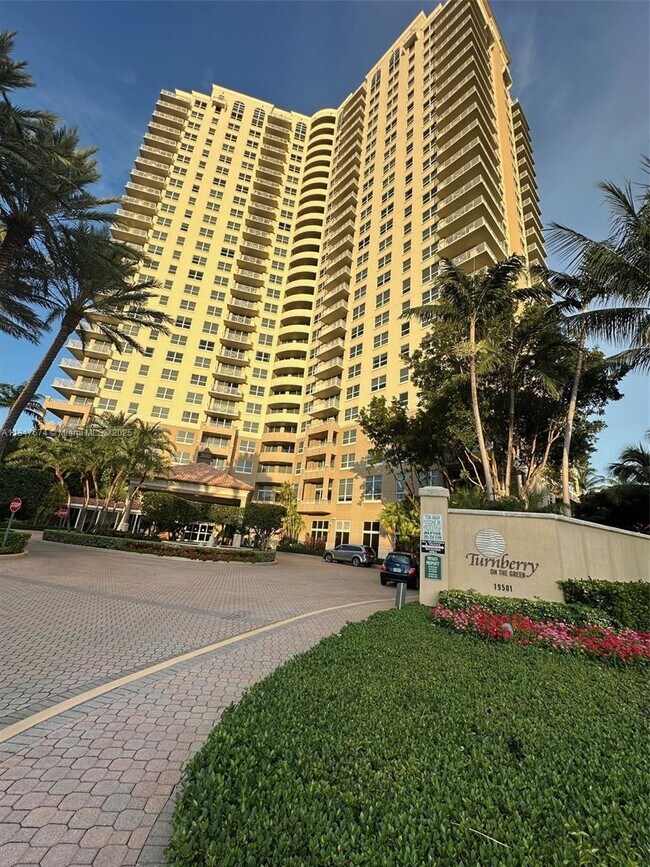 Building Photo - 19501 W Country Club Dr
