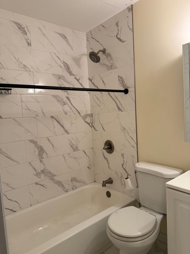 Building Photo - 1548 Islip Ave