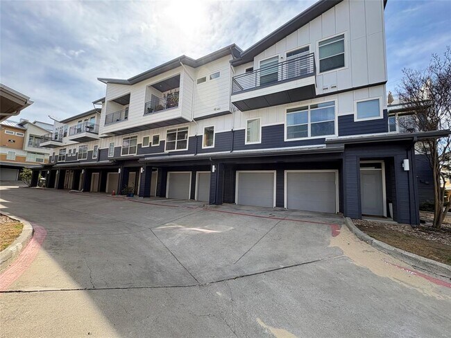 Building Photo - 2606 Wilson St