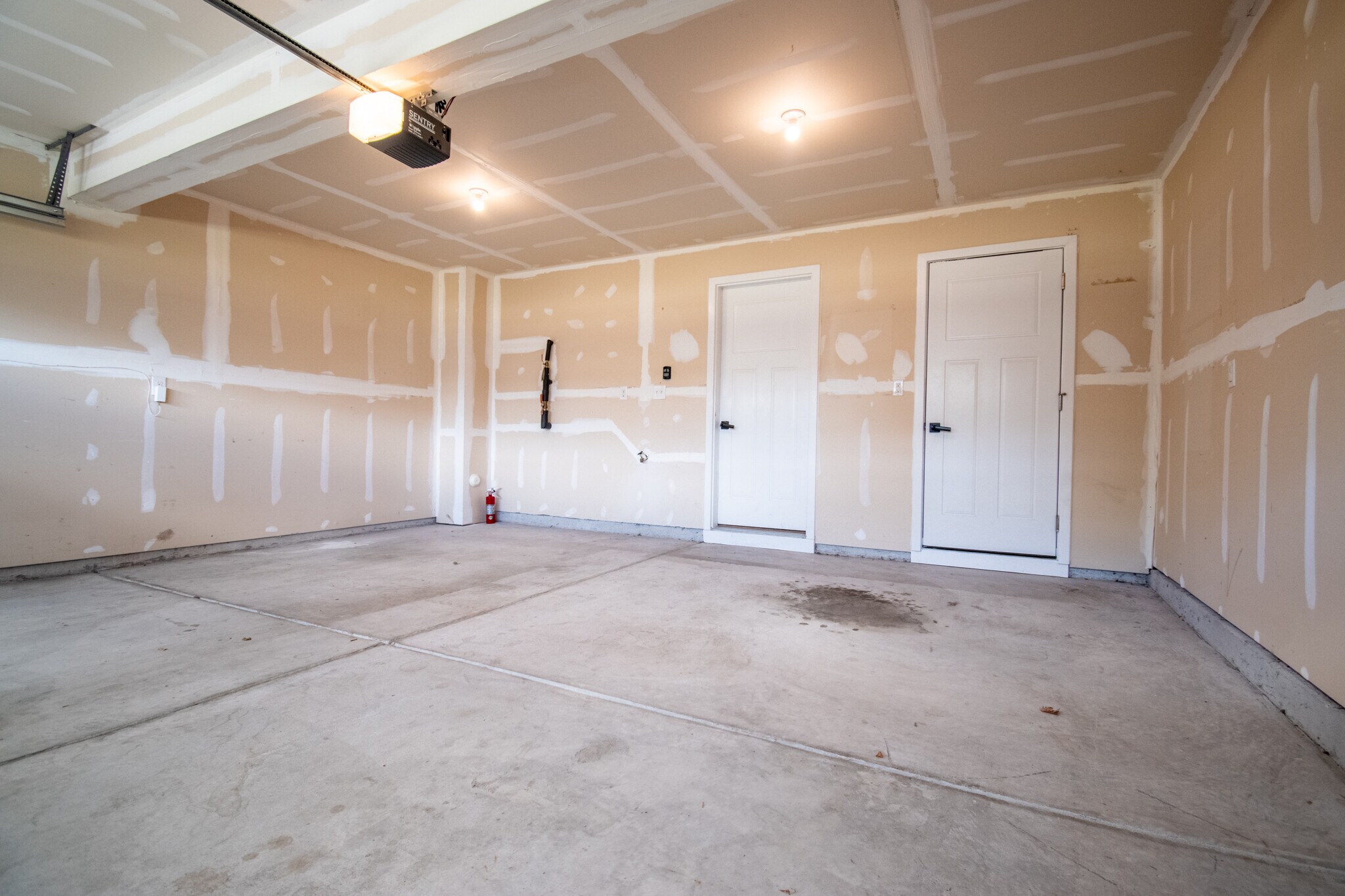 Building Photo - 914 Avast Way