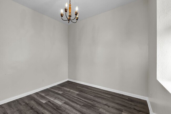 Building Photo - 439 Walnut St