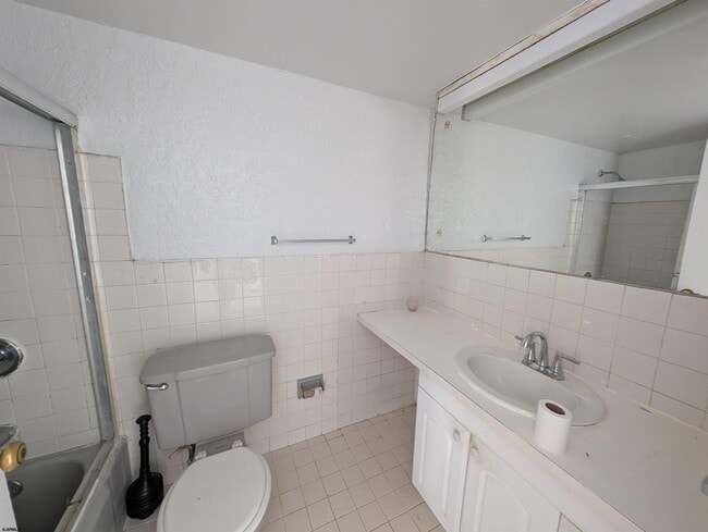 Building Photo - 3817 Ventnor Ave