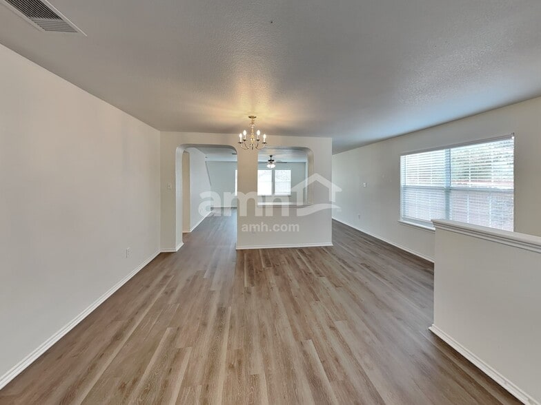 Building Photo - 7622 Bartell Point