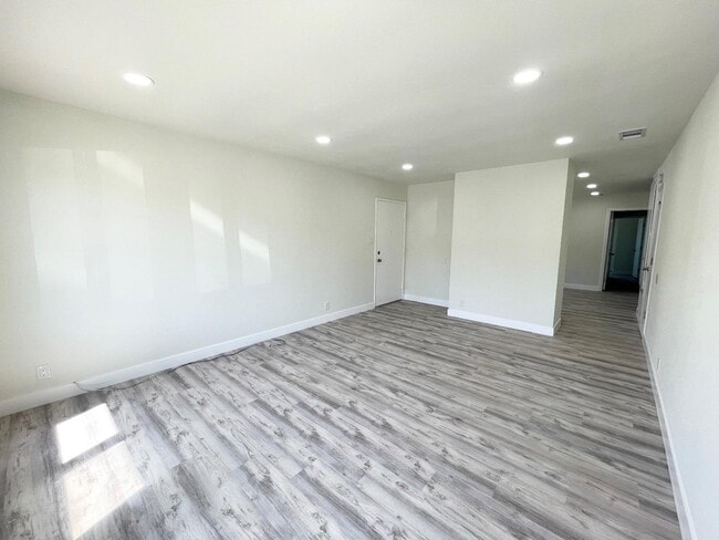 Building Photo - 82 Bromley Ct