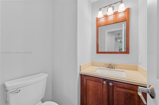 Building Photo - 2587 Jardin Ct