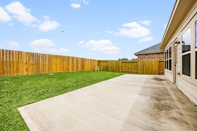 Building Photo - 22630 Rosebush Hl Rd